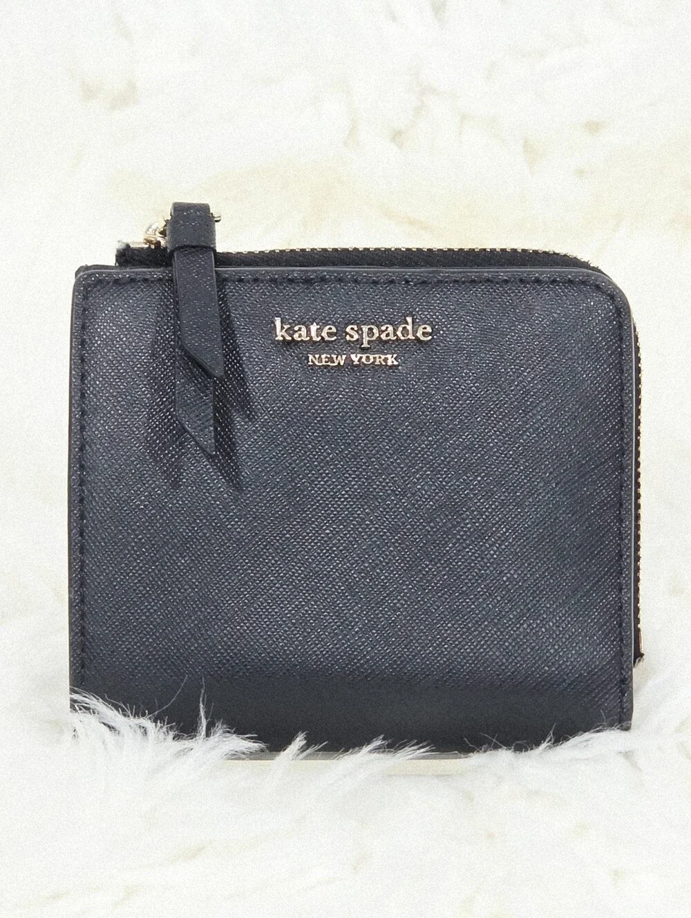 Kate Spade New York Black Leather Bifold Wallet Zip Coin ID Card Holder - Picture 10 of 10